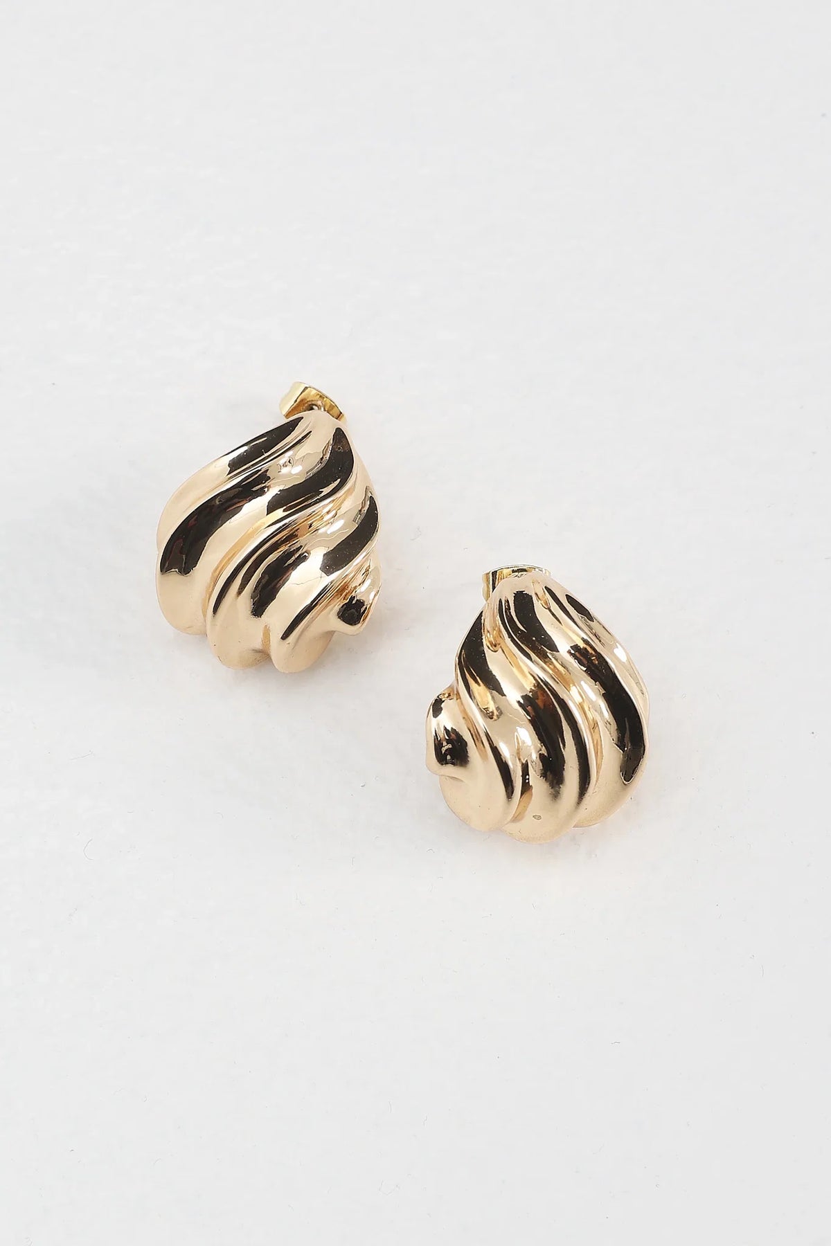 Aera Ridged Stud Earrings Gold